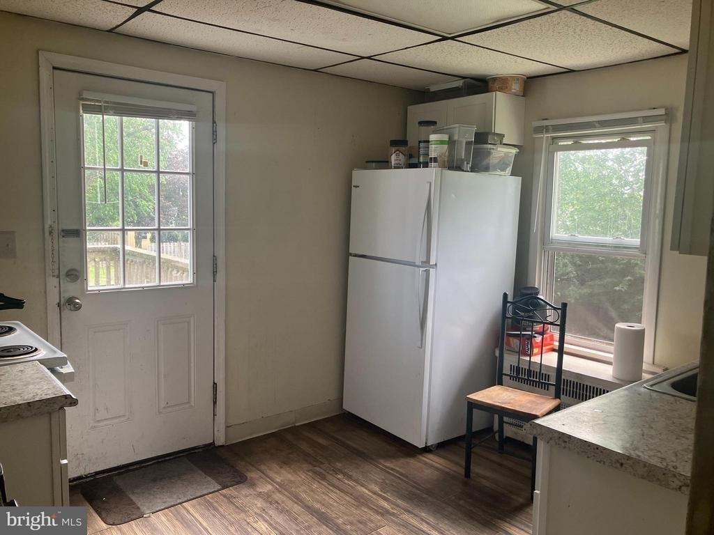 104 Market Place - Photo 3