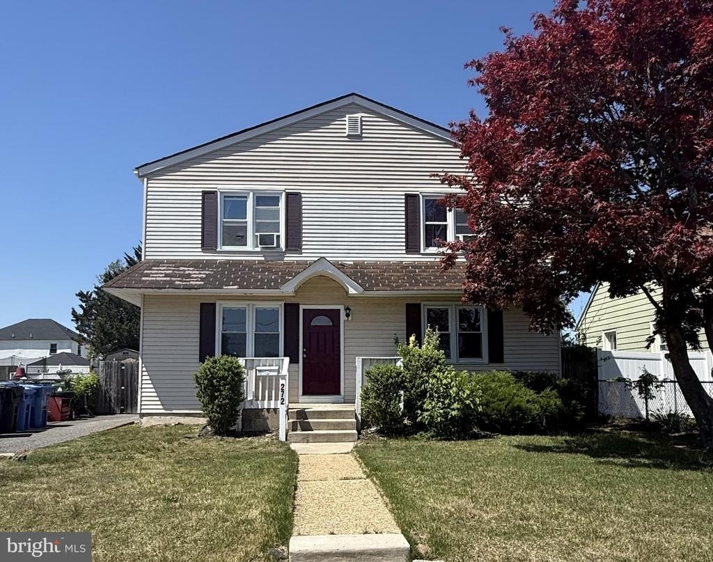 272 Elm Avenue - Photo 0
