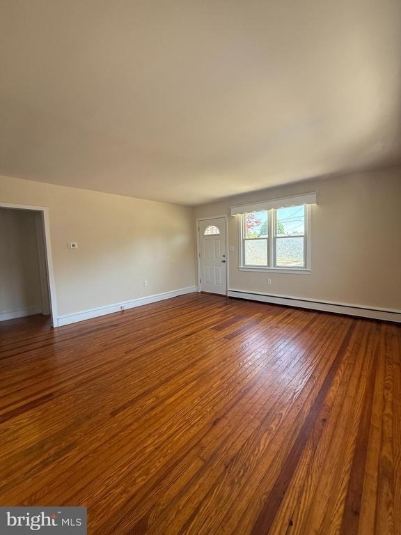 272 Elm Avenue - Photo 2