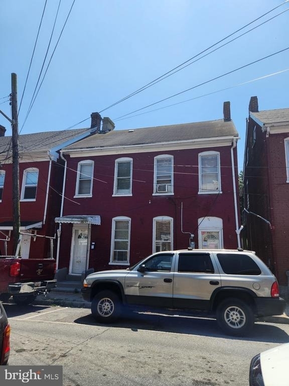 625 George Street - Photo 0