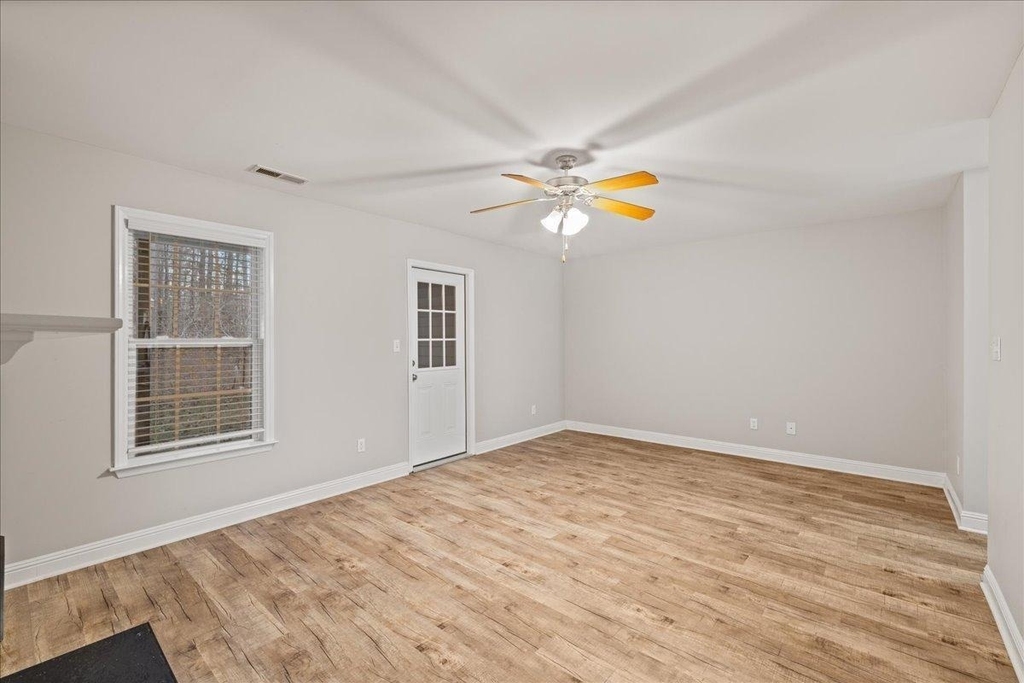 120 Gatwick Court - Photo 8