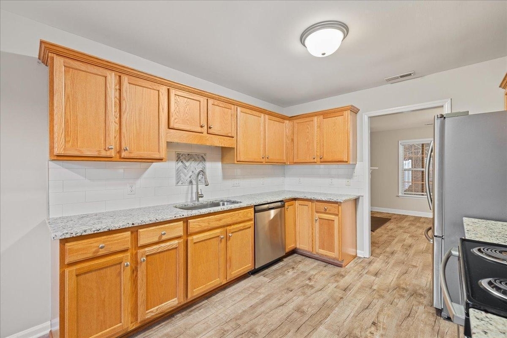 120 Gatwick Court - Photo 3