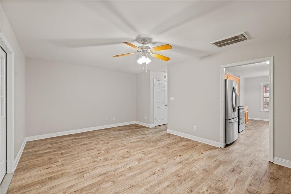 120 Gatwick Court - Photo 9