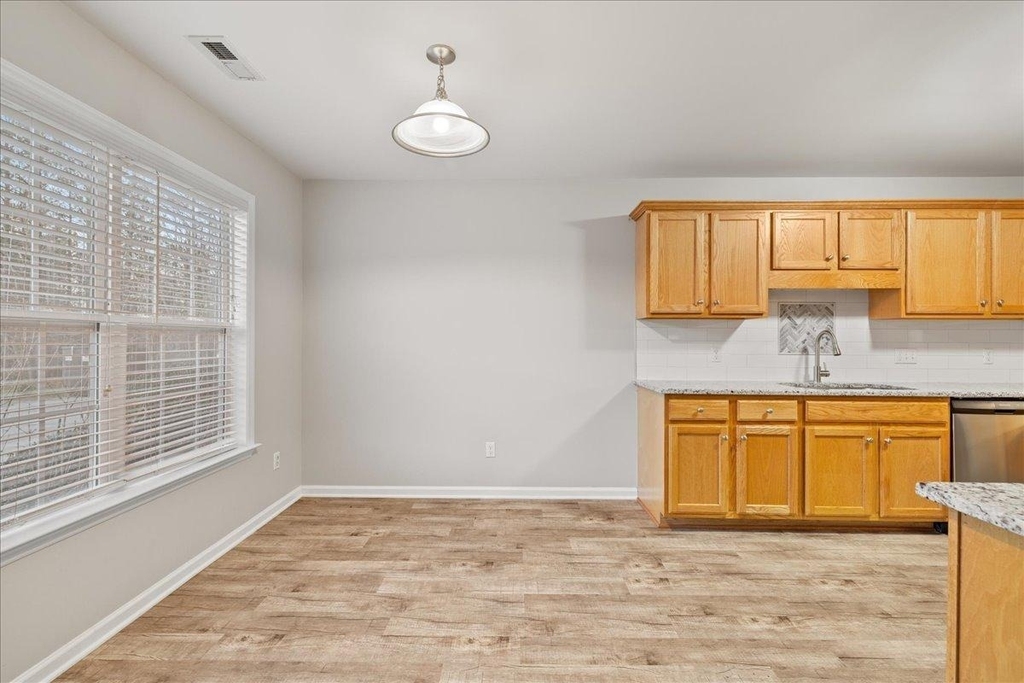 120 Gatwick Court - Photo 2