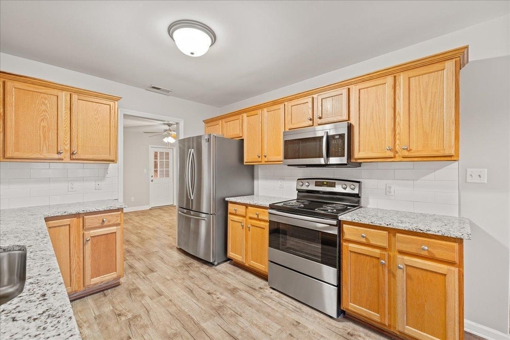 120 Gatwick Court - Photo 6