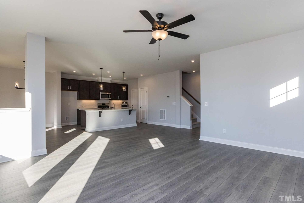124 Plenty Court - Photo 2