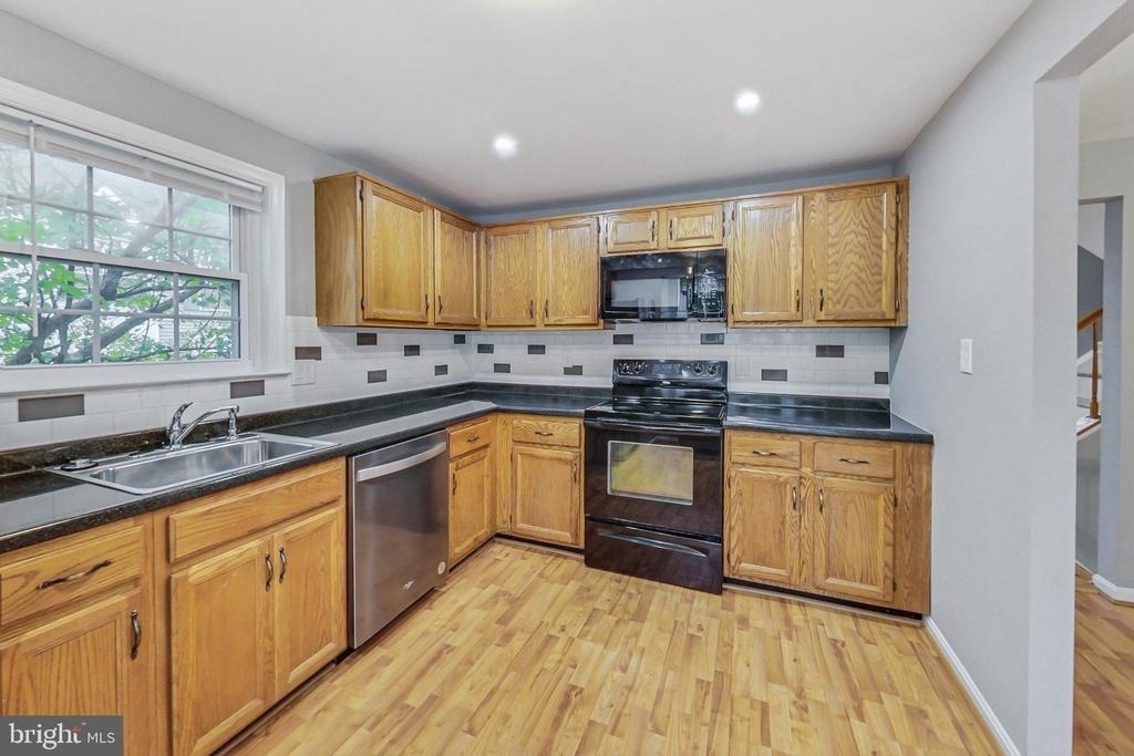 10615 Prairie Landing - Photo 1