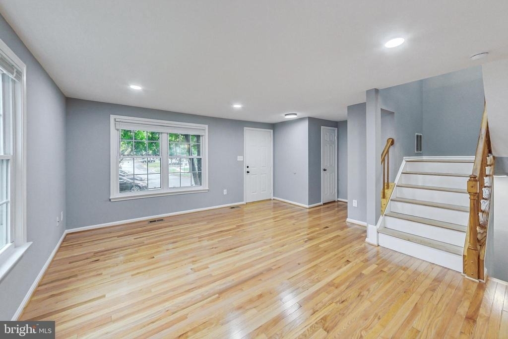 10615 Prairie Landing - Photo 3
