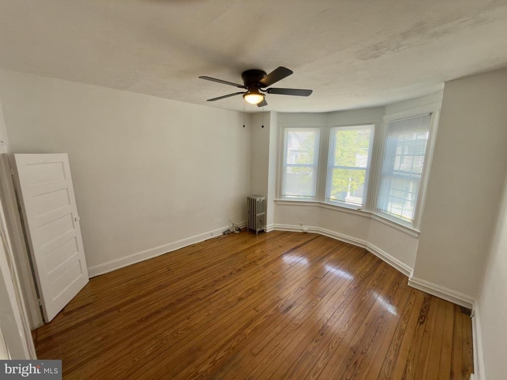 513 E 41st Street E - Photo 11