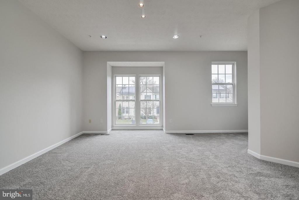 1432 Pangbourne Way - Photo 8