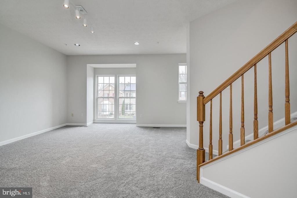 1432 Pangbourne Way - Photo 6