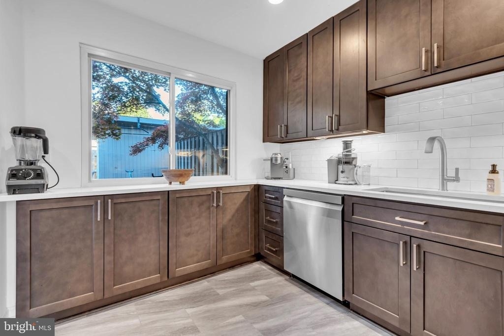 1052 Cedar Ridge Court - Photo 9