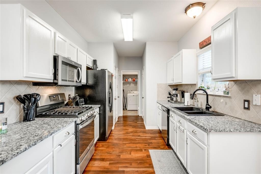 12221 Buzz Schneider Ln - Photo 6
