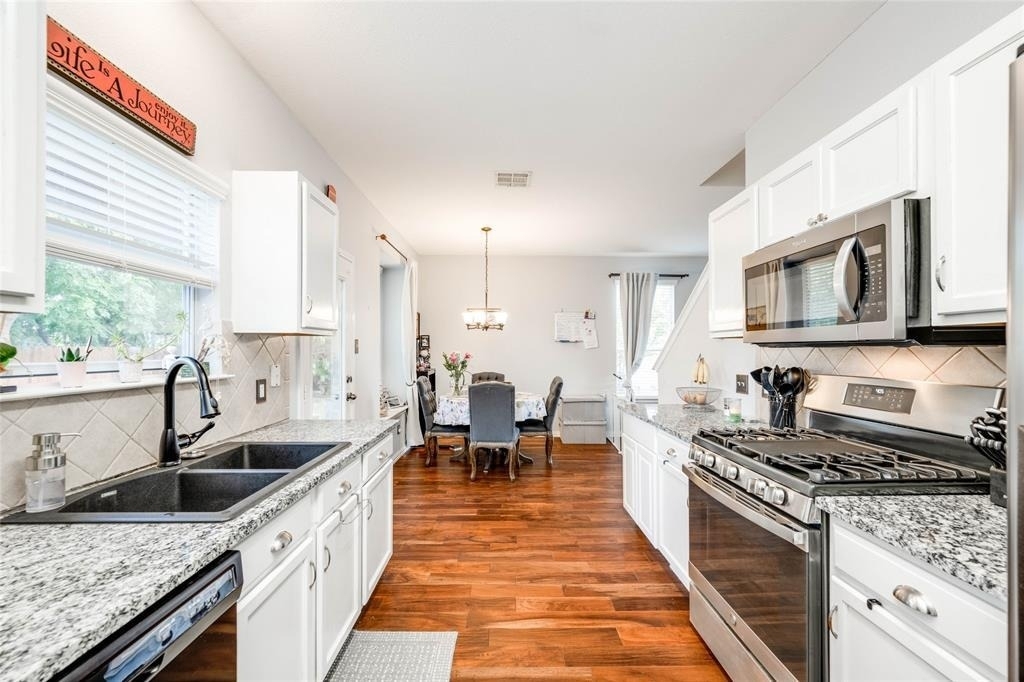 12221 Buzz Schneider Ln - Photo 10