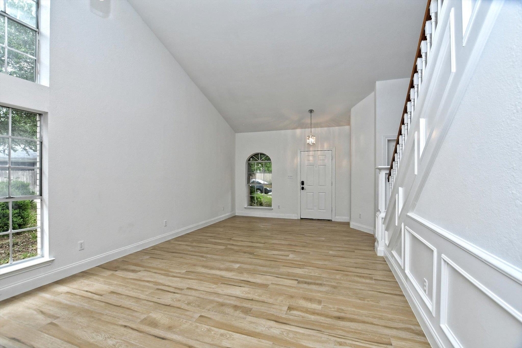 17607 Klamath Falls Dr - Photo 4