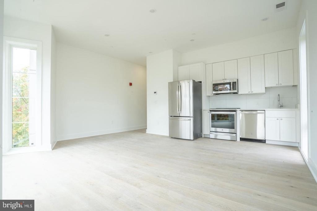 5301 Connecticut Avenue Nw - Photo 2