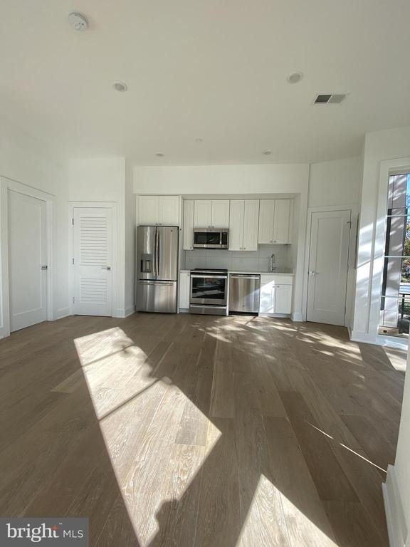 5301 Connecticut Avenue Nw - Photo 2