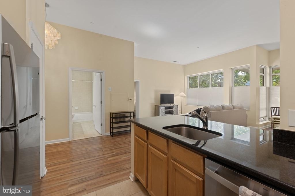 355 I Street Sw - Photo 7