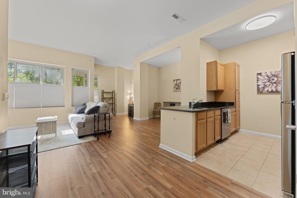 355 I Street Sw - Photo 2