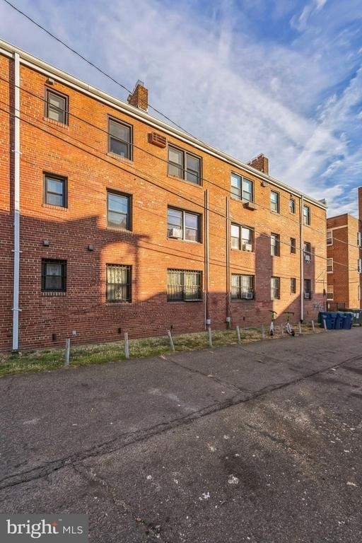 613 Hamlin Street Ne - Photo 1