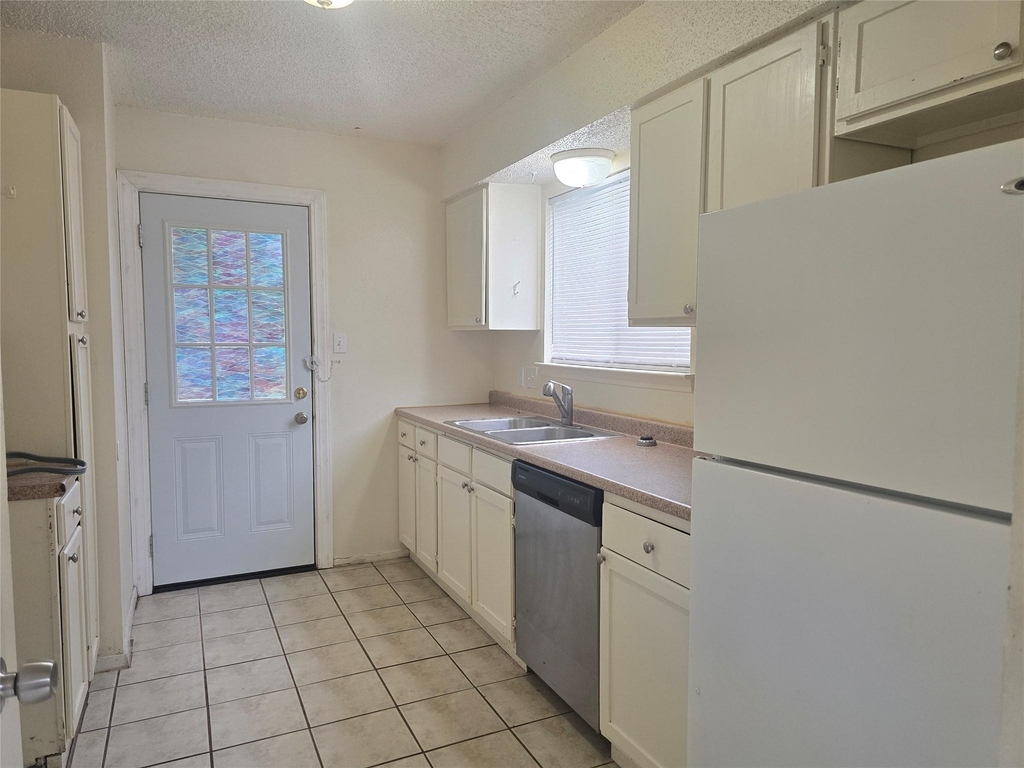 420 Vista West Ct - Photo 2