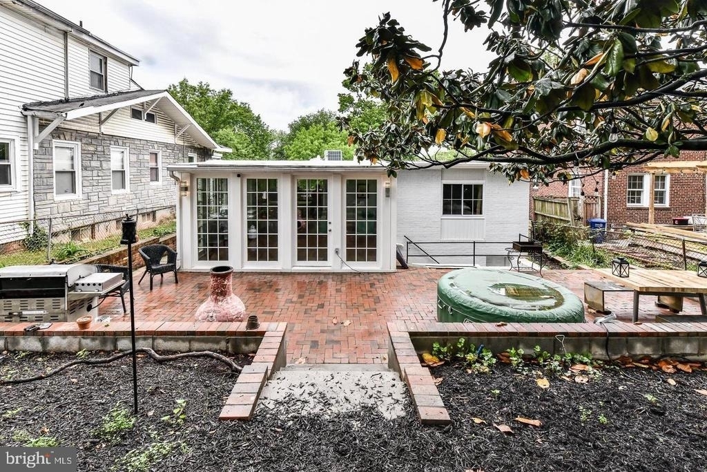 2013 Franklin Street Ne - Photo 16