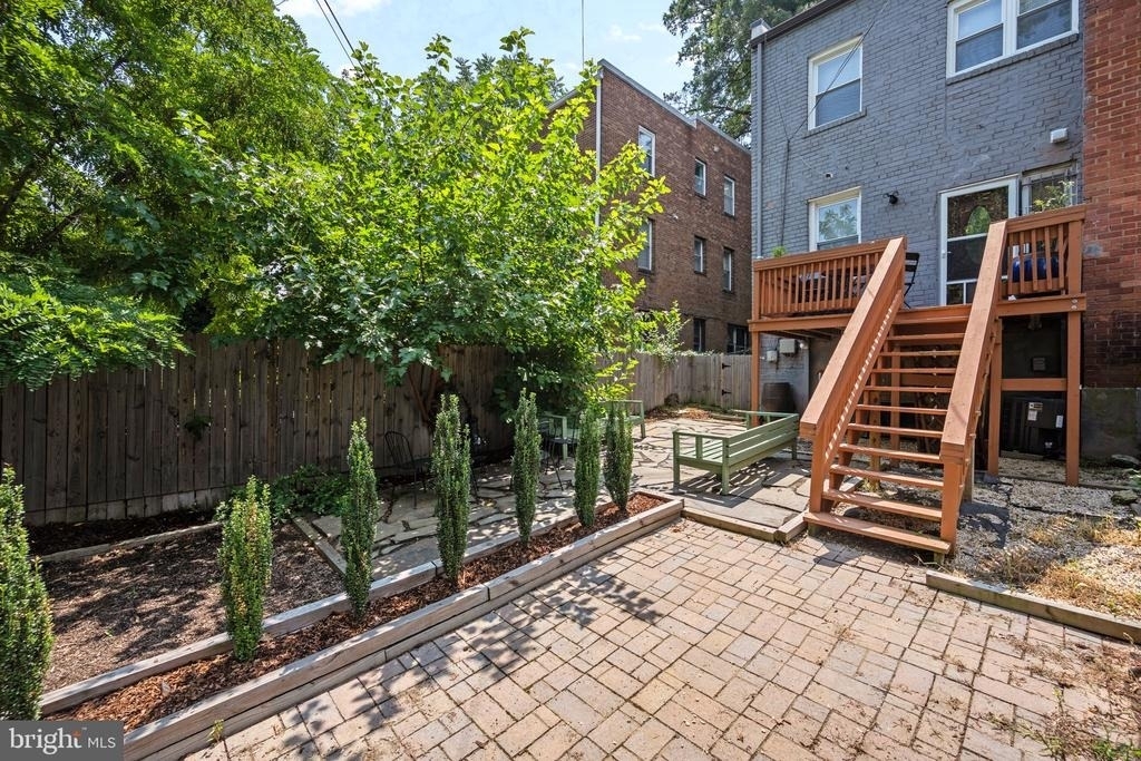 4230 Edson Place Ne - Photo 2