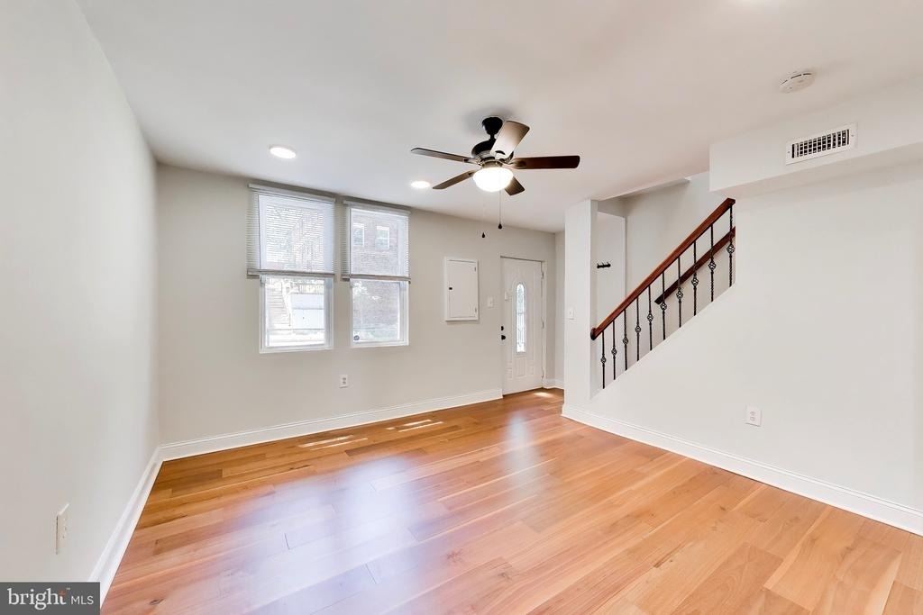 4230 Edson Place Ne - Photo 9
