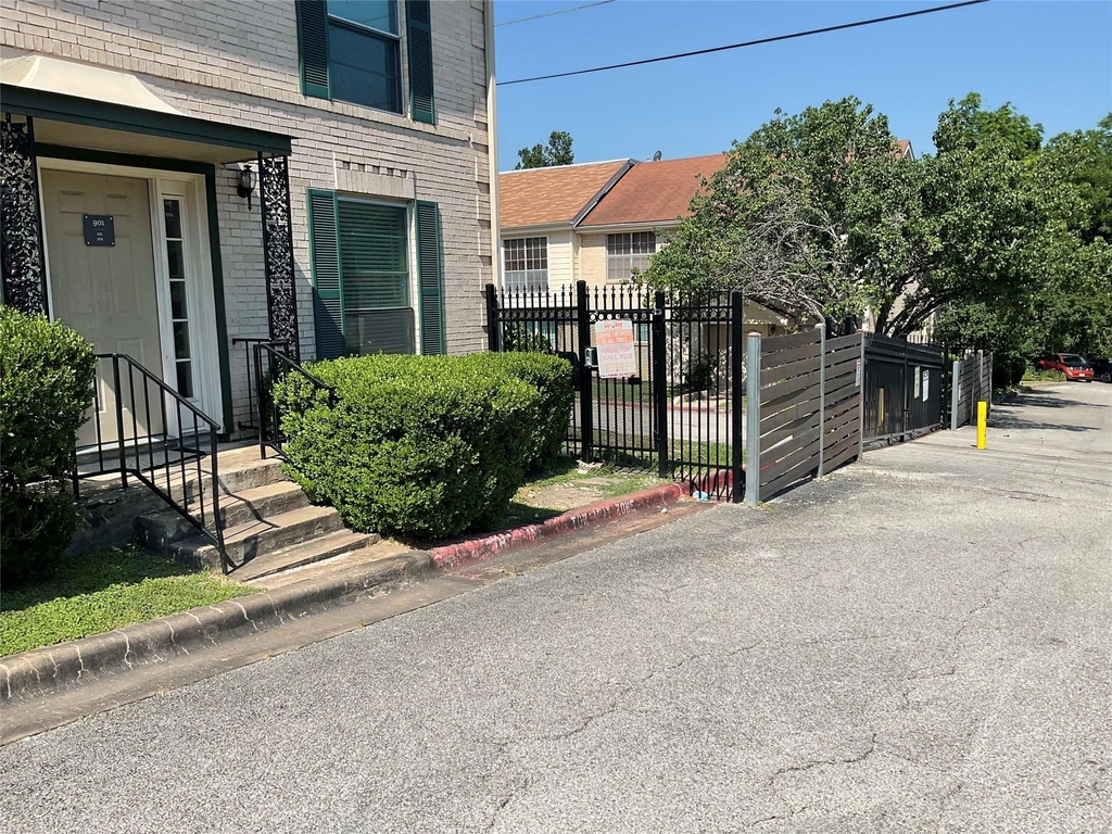 901 E Oltorf St - Photo 39