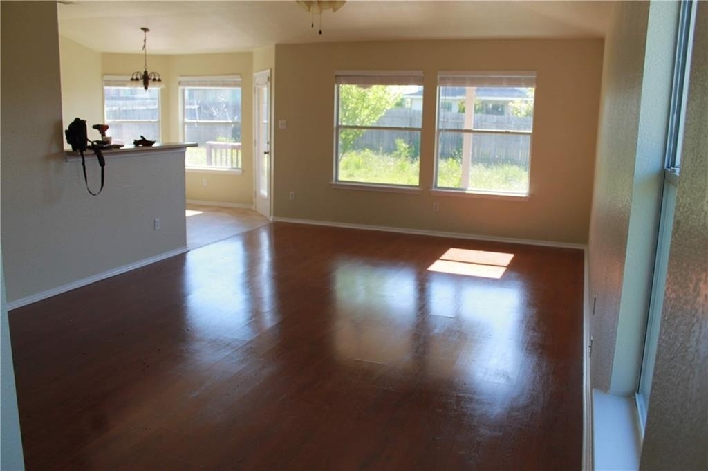 1009 Clayton Dr - Photo 4