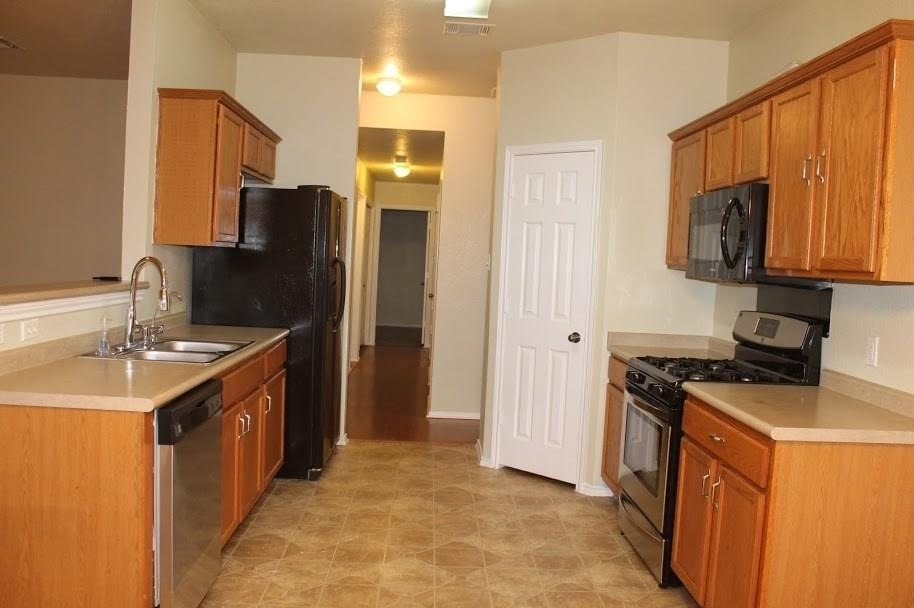 1009 Clayton Dr - Photo 7