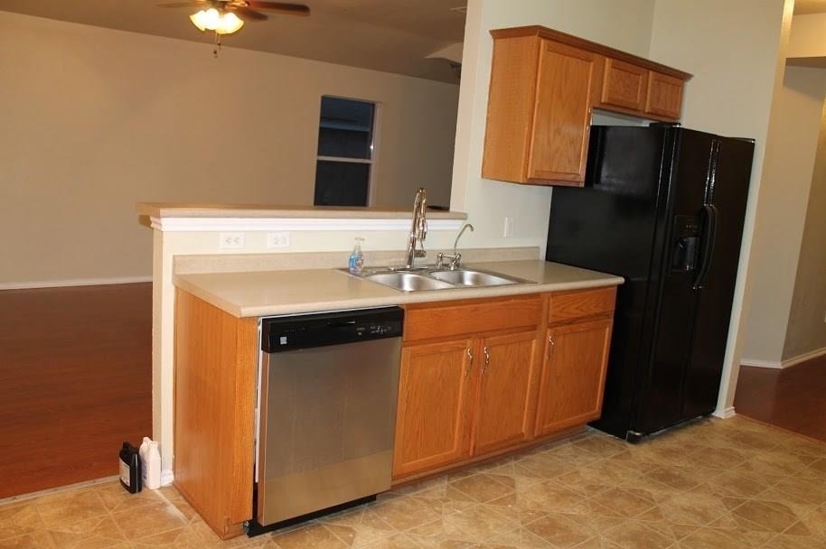 1009 Clayton Dr - Photo 9