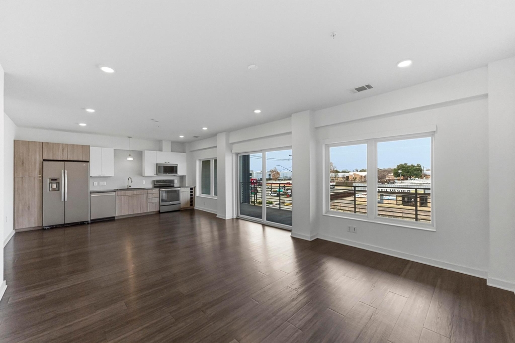 4361 S Congress Ave - Photo 3