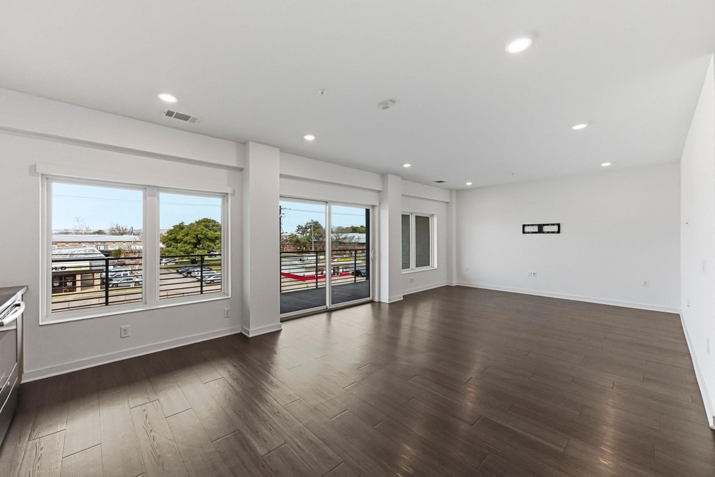 4361 S Congress Ave - Photo 4