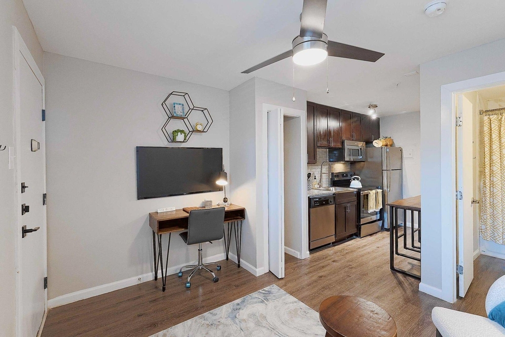 8300 N Interstate 35 Svrd B Highway - Photo 4