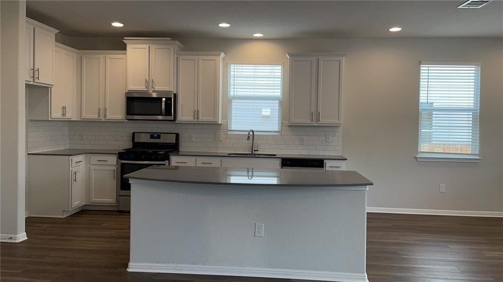 233 Hauser Dr - Photo 5