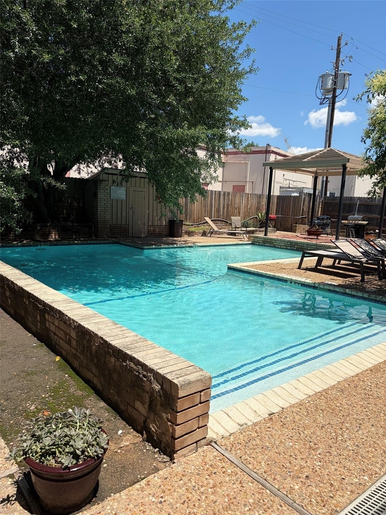 2600 Penny Ln - Photo 13