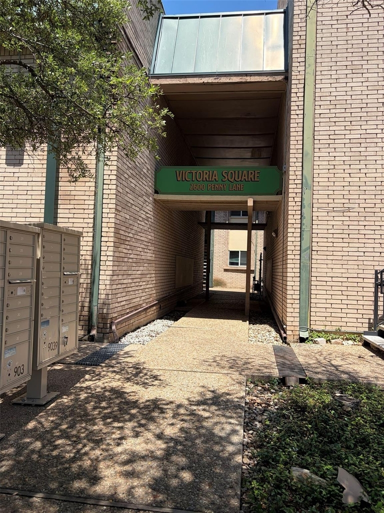 2600 Penny Ln - Photo 10