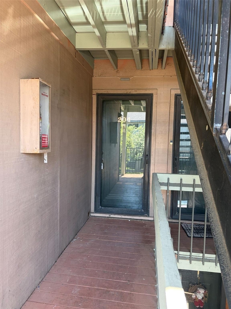 2600 Penny Ln - Photo 11