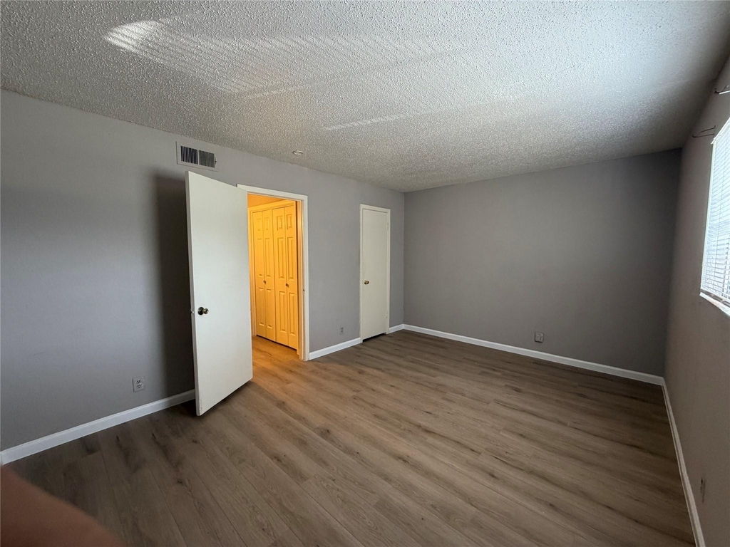 2600 Penny Ln - Photo 8