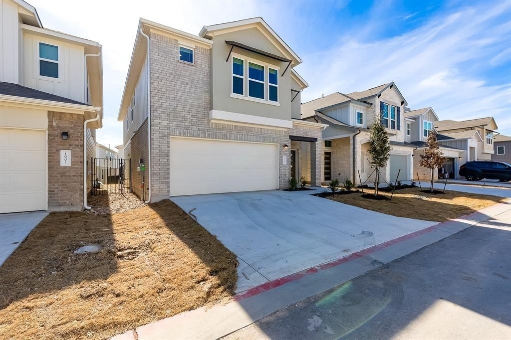 1005 Legend Milton Ln - Photo 1