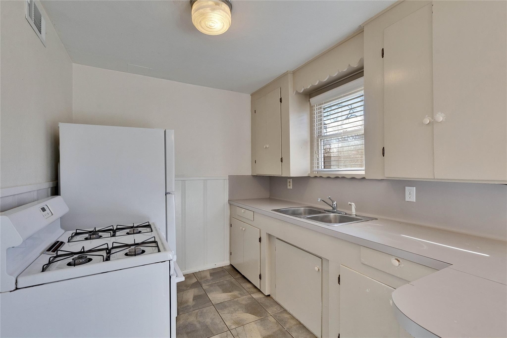 11606 Tedford St - Photo 8