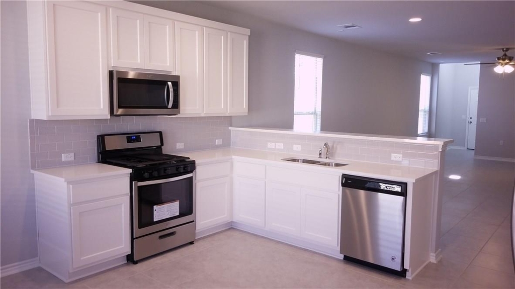 1320 Ambler Dr - Photo 6