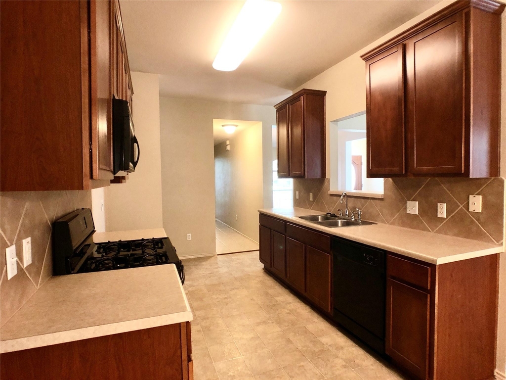 2141 Pearson Way - Photo 4