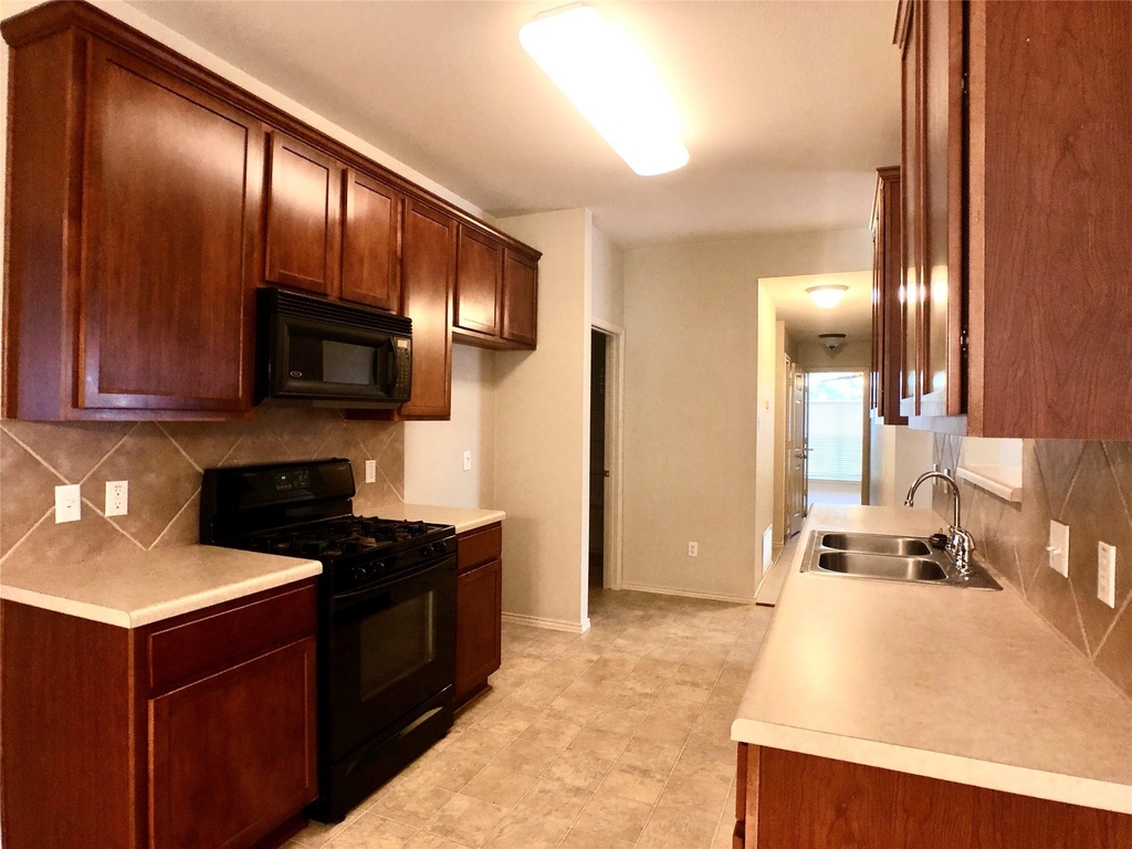 2141 Pearson Way - Photo 5