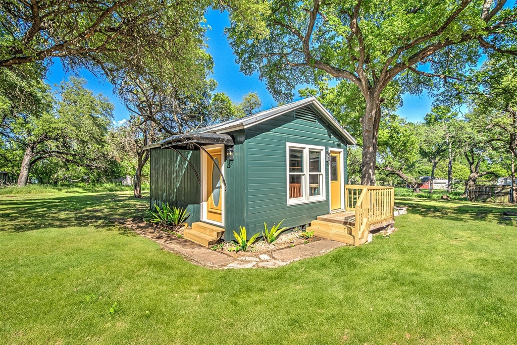 1918 Berkeley Ave - Photo 1