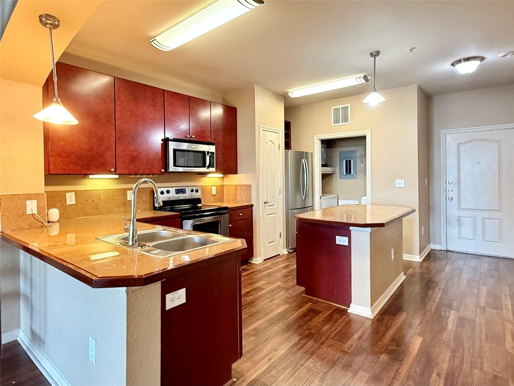 2505 San Gabriel St - Photo 18
