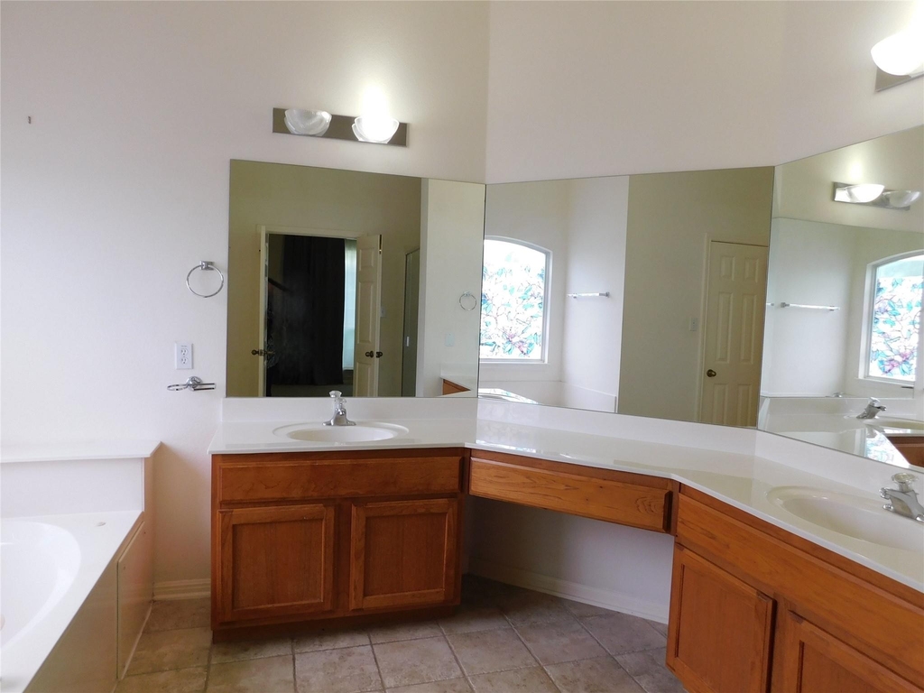1511 Homewood Cir - Photo 10