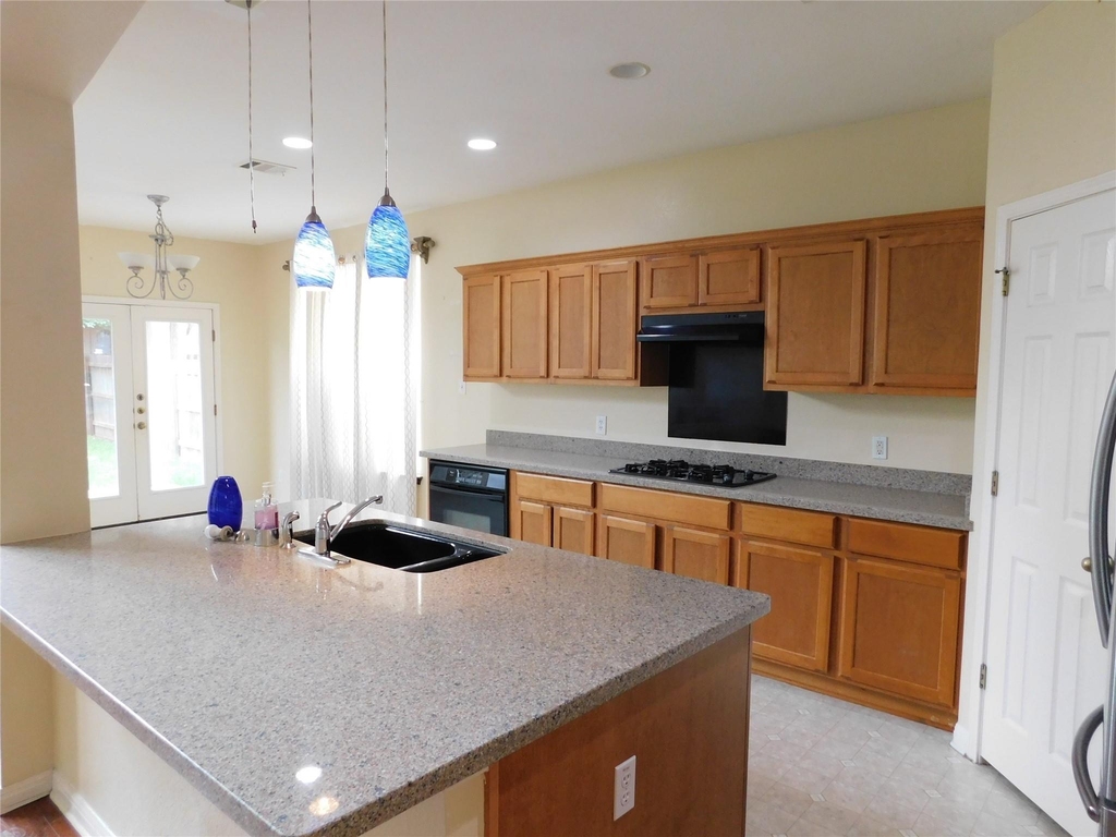 1511 Homewood Cir - Photo 1