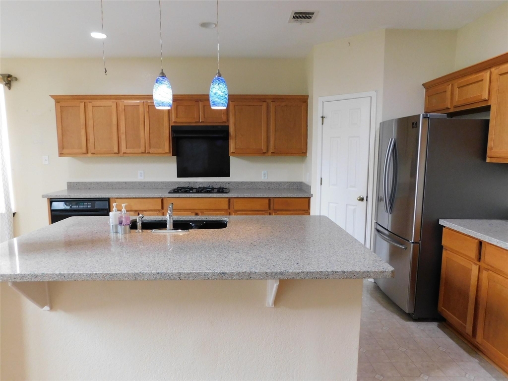1511 Homewood Cir - Photo 2